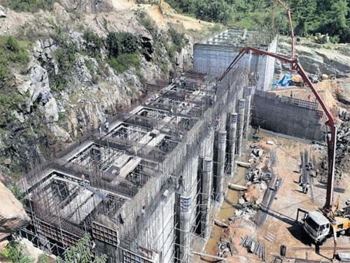 yattinahole construction