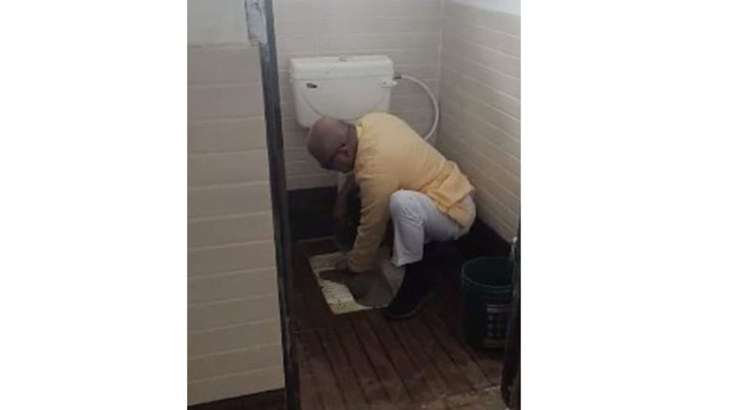 MP - BJP MP cleaning toilet