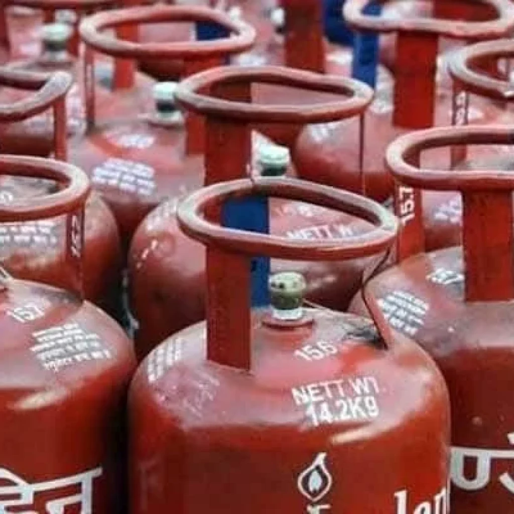 Gas cylinder price drops