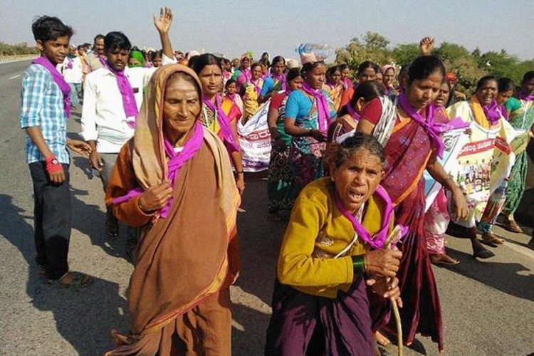 Womens protest against Alchohal Shop