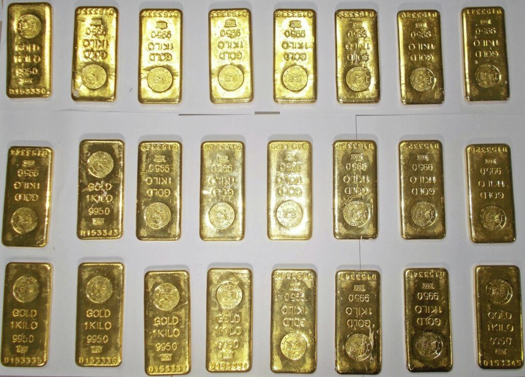 Bangalore Officials seized gold 
